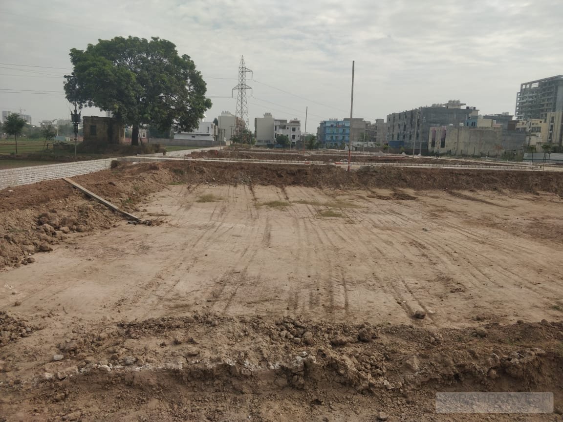 aura homes plot
