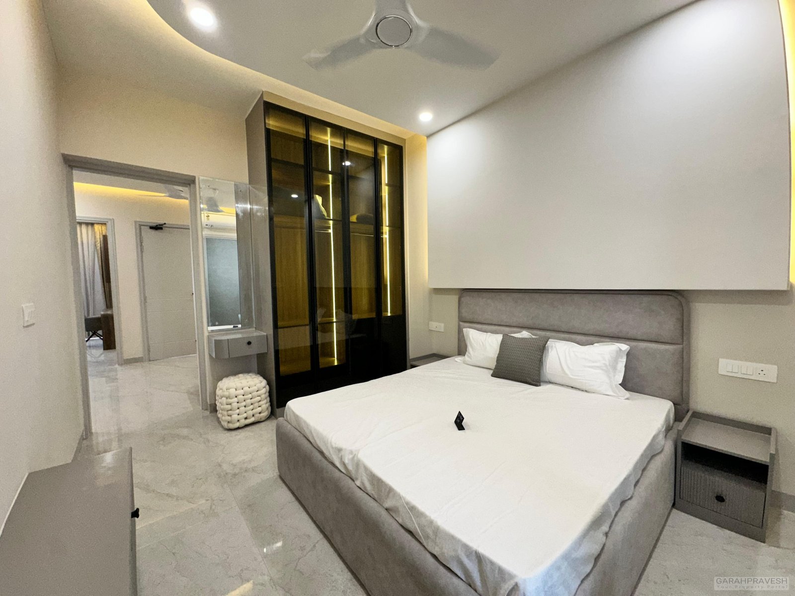 independent villa zirakpur garah pravesh