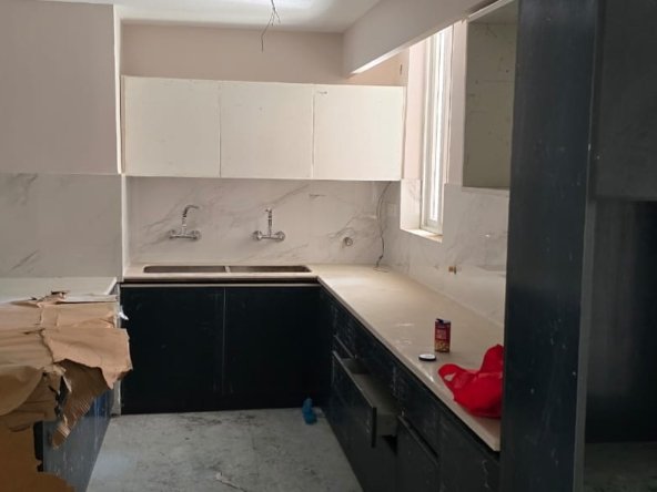 Fully-equipped modular kitchen in 3BHK apartment, Derabassi