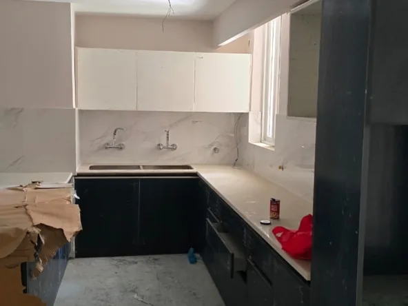 Fully-equipped modular kitchen in 3BHK apartment, Derabassi