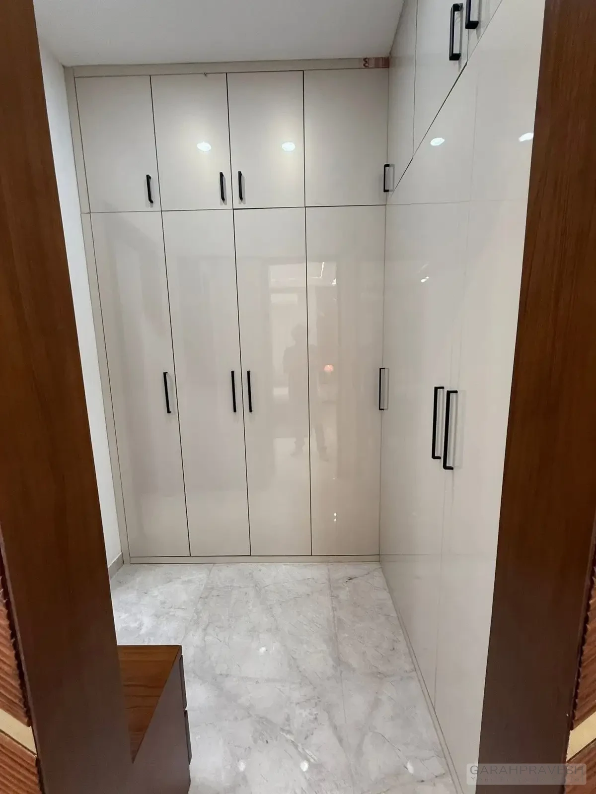 Independent 3BHK Duplex Villa for Sale in Gates Society Zirakpur – 2100 sq.ft. RERA approved, semi-furnished, clubhouse, parks, kids play area, 2 car parkings, near possession, safest green location, direct Patiala Highway connectivity – Contact Garah Pravesh 7087949434