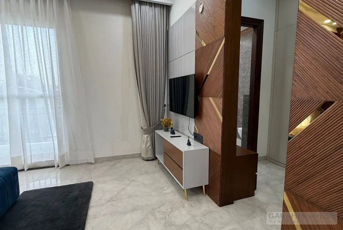 Independent 3BHK Duplex Villa for Sale in Gates Society Zirakpur – 2100 sq.ft. RERA approved, semi-furnished, clubhouse, parks, kids play area, 2 car parkings, near possession, safest green location, direct Patiala Highway connectivity – Contact Garah Pravesh 7087949434