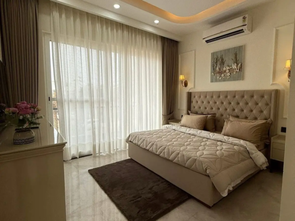 Independent 3BHK Duplex Villa for Sale in Gates Society Zirakpur – 2100 sq.ft. RERA approved, semi-furnished, clubhouse, parks, kids play area, 2 car parkings, near possession, safest green location, direct Patiala Highway connectivity – Contact Garah Pravesh 7087949434