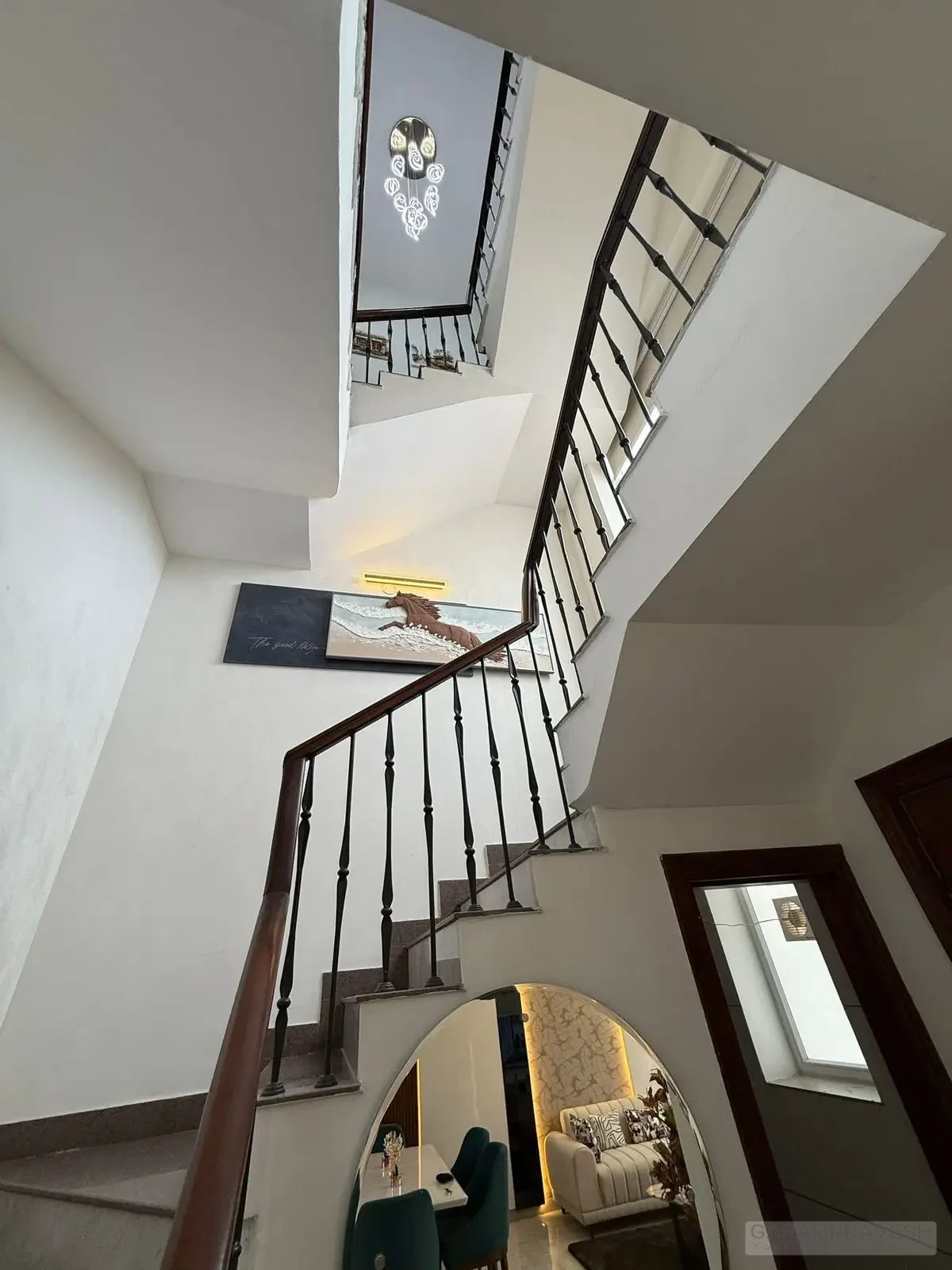 Independent 3BHK Duplex Villa for Sale in Gates Society Zirakpur – 2100 sq.ft. RERA approved, semi-furnished, clubhouse, parks, kids play area, 2 car parkings, near possession, safest green location, direct Patiala Highway connectivity – Contact Garah Pravesh 7087949434