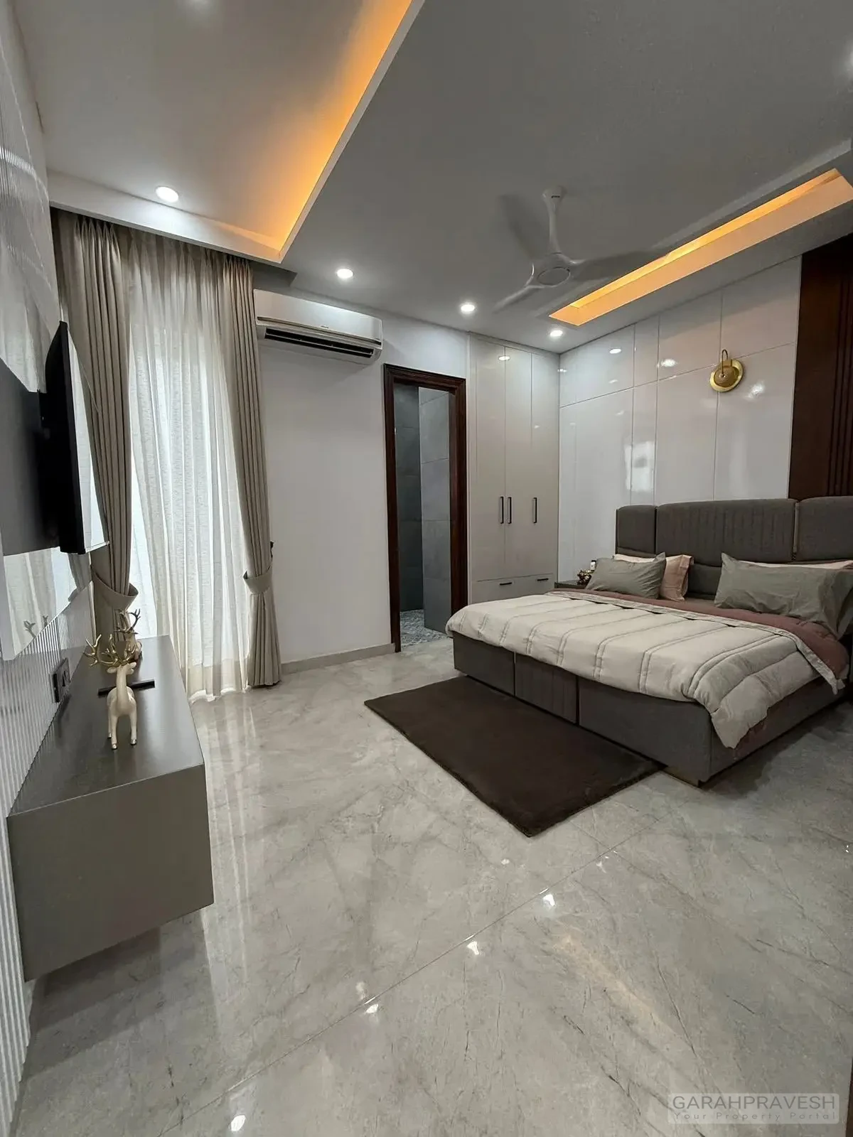 Independent 3BHK Duplex Villa for Sale in Gates Society Zirakpur – 2100 sq.ft. RERA approved, semi-furnished, clubhouse, parks, kids play area, 2 car parkings, near possession, safest green location, direct Patiala Highway connectivity – Contact Garah Pravesh 7087949434