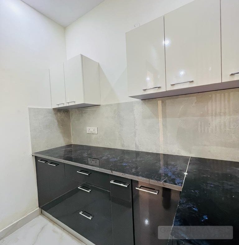 1BHK ready-to-move flat for sale in Sector 124 Sunny Enclave Mohali with branded fittings, free car parking, vastu-friendly design, and 90% bank loan – Contact Garah Pravesh at 7087949434 for best and transparent property deals.
