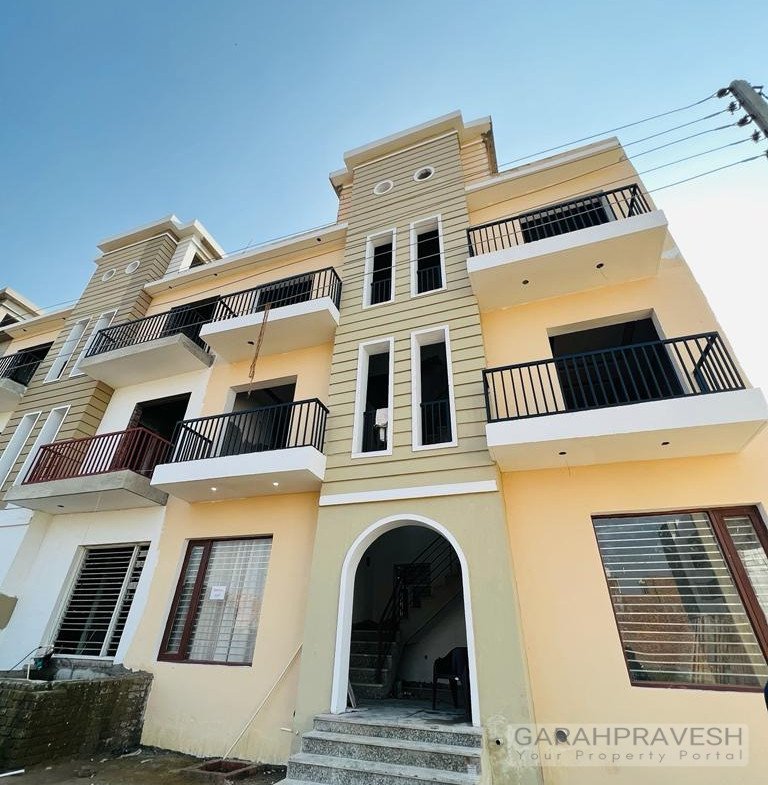1BHK ready-to-move flat for sale in Sector 124 Sunny Enclave Mohali with branded fittings, free car parking, vastu-friendly design, and 90% bank loan – Contact Garah Pravesh at 7087949434 for best and transparent property deals.