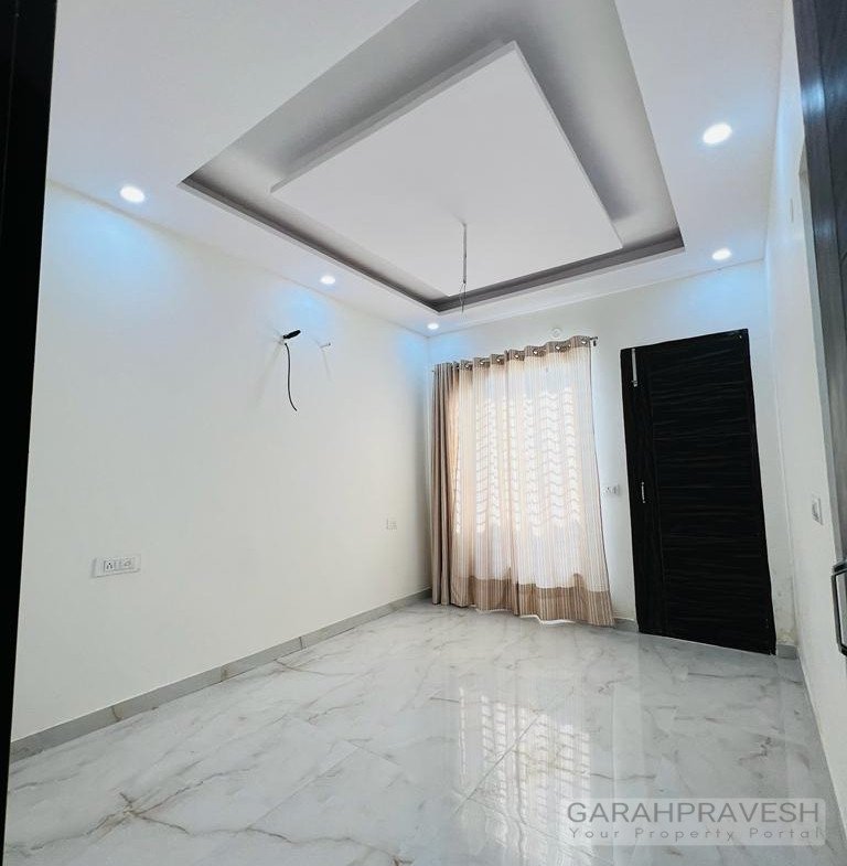 1BHK ready-to-move flat for sale in Sector 124 Sunny Enclave Mohali with branded fittings, free car parking, vastu-friendly design, and 90% bank loan – Contact Garah Pravesh at 7087949434 for best and transparent property deals.