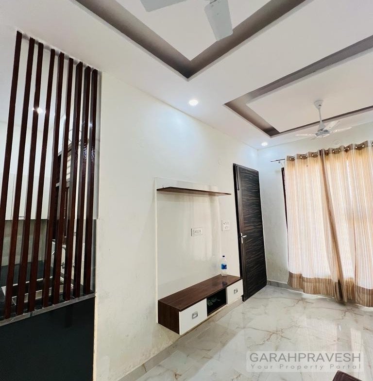 1BHK ready-to-move flat for sale in Sector 124 Sunny Enclave Mohali with branded fittings, free car parking, vastu-friendly design, and 90% bank loan – Contact Garah Pravesh at 7087949434 for best and transparent property deals.