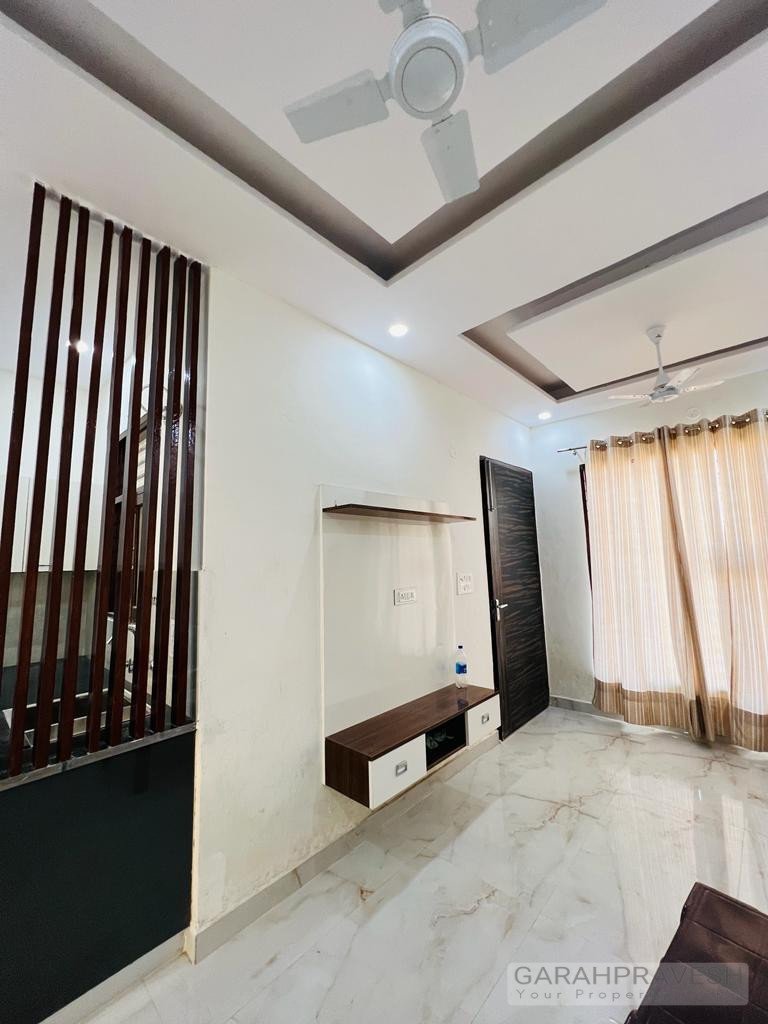 1BHK ready-to-move flat for sale in Sector 124 Sunny Enclave Mohali with branded fittings, free car parking, vastu-friendly design, and 90% bank loan – Contact Garah Pravesh at 7087949434 for best and transparent property deals.