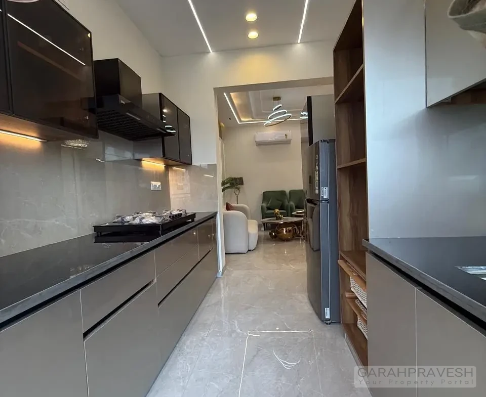 3BHK flats for sale in Green Paradise Zirakpur with lift, store, roof rights, gated community, clubhouse, parks, ready-to-move apartments – Best deals with Garah Pravesh 7087949434