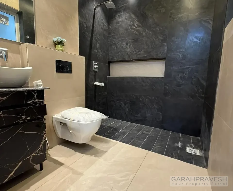 3BHK flats for sale in Green Paradise Zirakpur with lift, store, roof rights, gated community, clubhouse, parks, ready-to-move apartments – Best deals with Garah Pravesh 7087949434