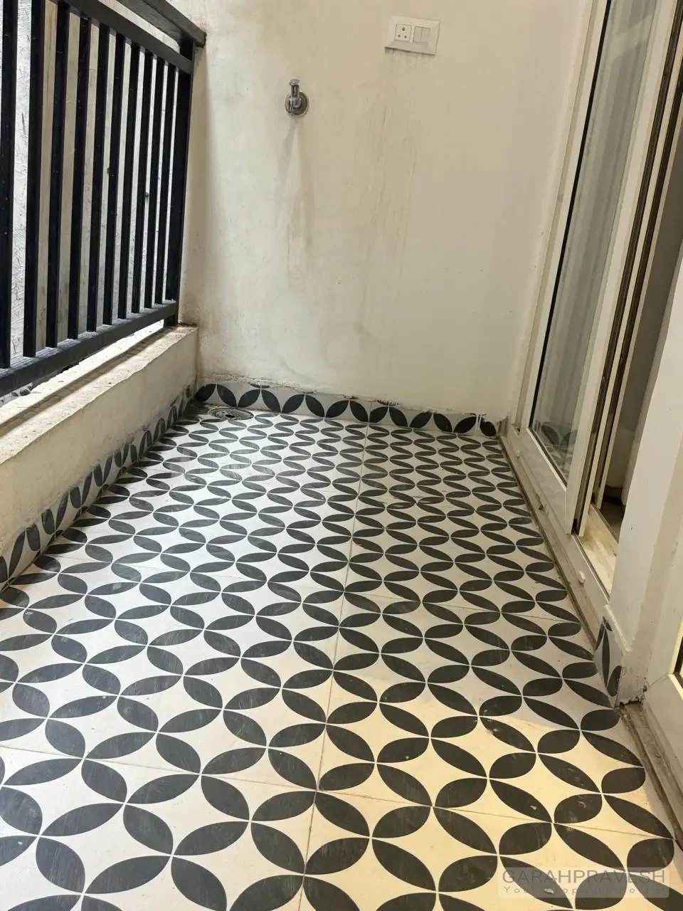 3BHK flats for sale in Green Paradise Zirakpur with lift, store, roof rights, gated community, clubhouse, parks, ready-to-move apartments – Best deals with Garah Pravesh 7087949434