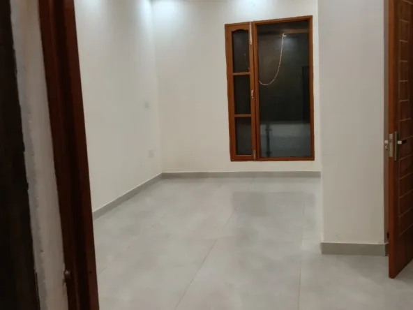Independent 4BHK villa for sale in Kharar Sector 124 – 105 gaj, 2.5 floors, North-East facing, wide road, prime location, call Garah Pravesh 7087949434
