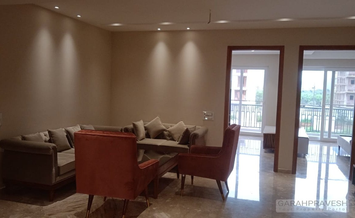 4BHK Independent Floor for Sale in DLF Amravati Panchkula – Ready to Move, 300 Gaz Plot, Gated Community with Clubhouse & Green Parks