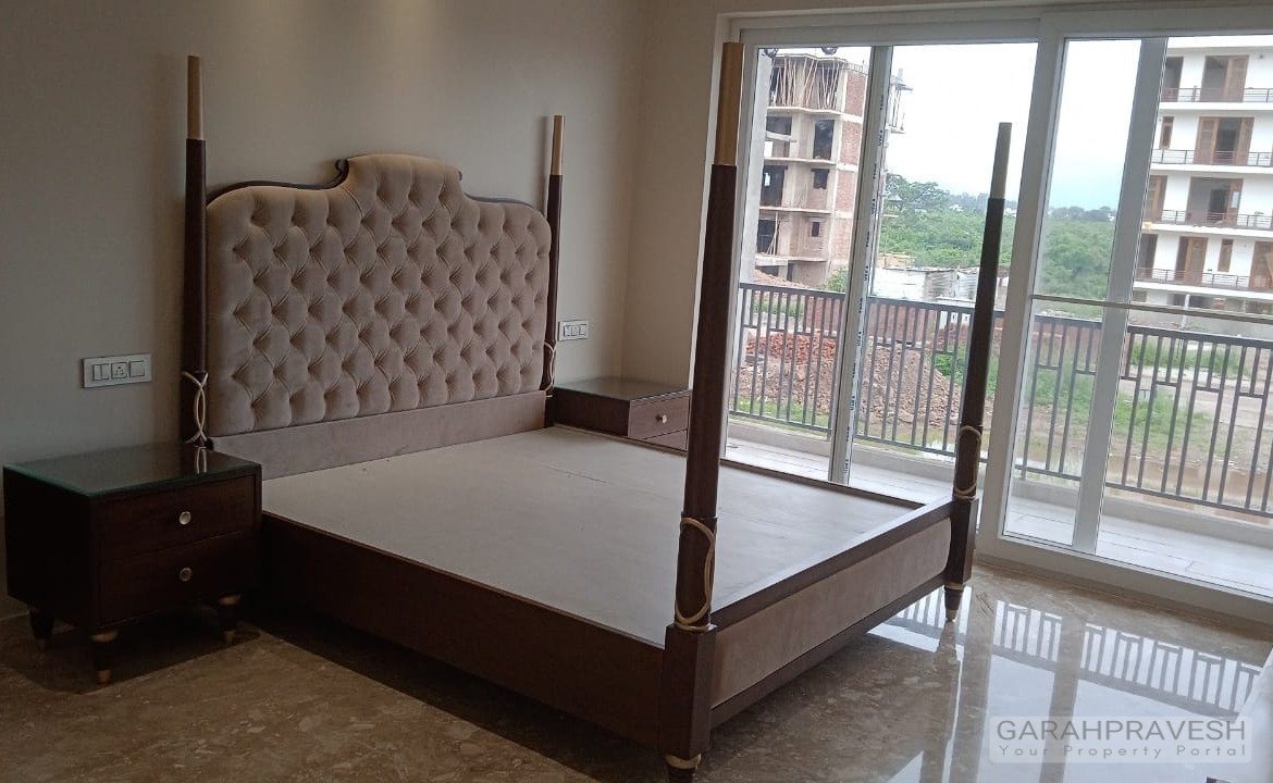 4BHK Independent Floor for Sale in DLF Amravati Panchkula – Ready to Move, 300 Gaz Plot, Gated Community with Clubhouse & Green Parks
