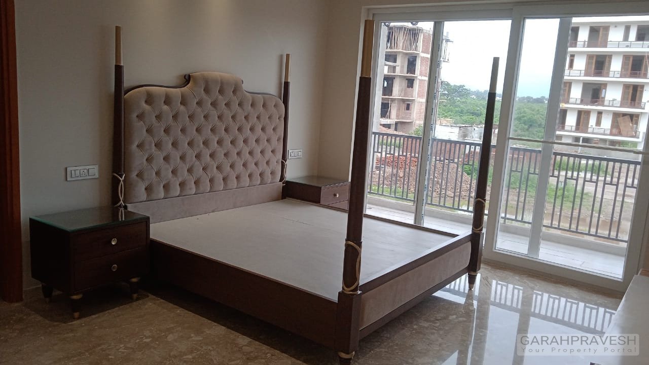 4BHK Independent Floor for Sale in DLF Amravati Panchkula – Ready to Move, 300 Gaz Plot, Gated Community with Clubhouse & Green Parks