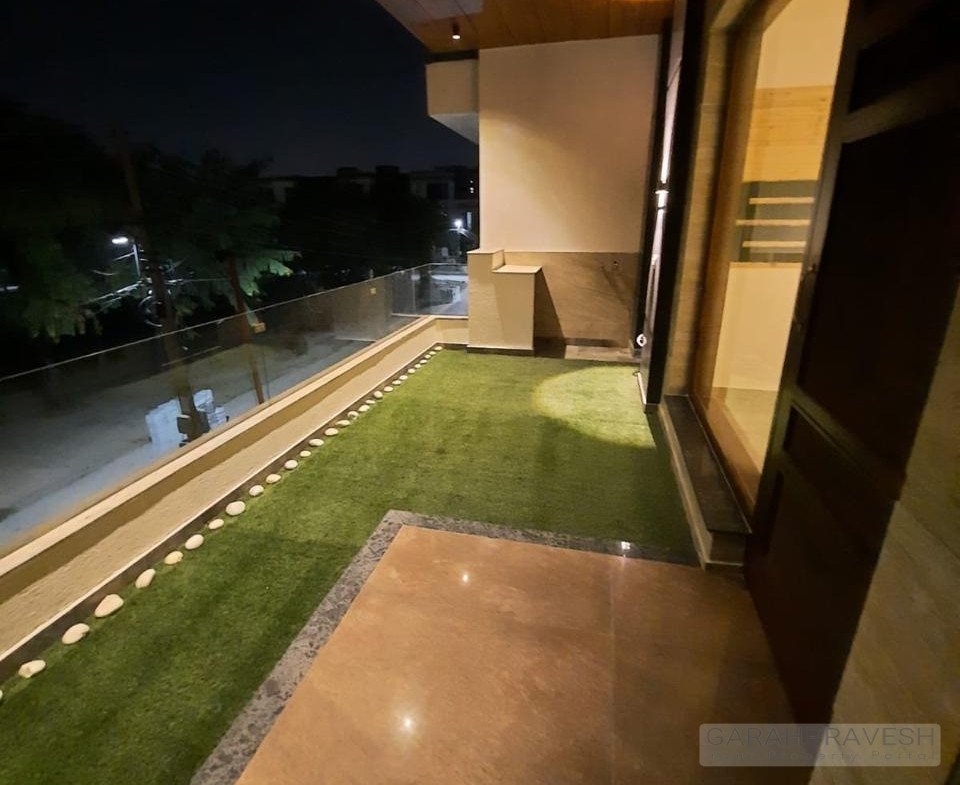 Luxury 10 Marla 5BHK Villa for Sale in Sector 79 Mohali – double storey independent house, park-facing, 6 car parking, modern facade with premium teak wood and Jaguar fittings.