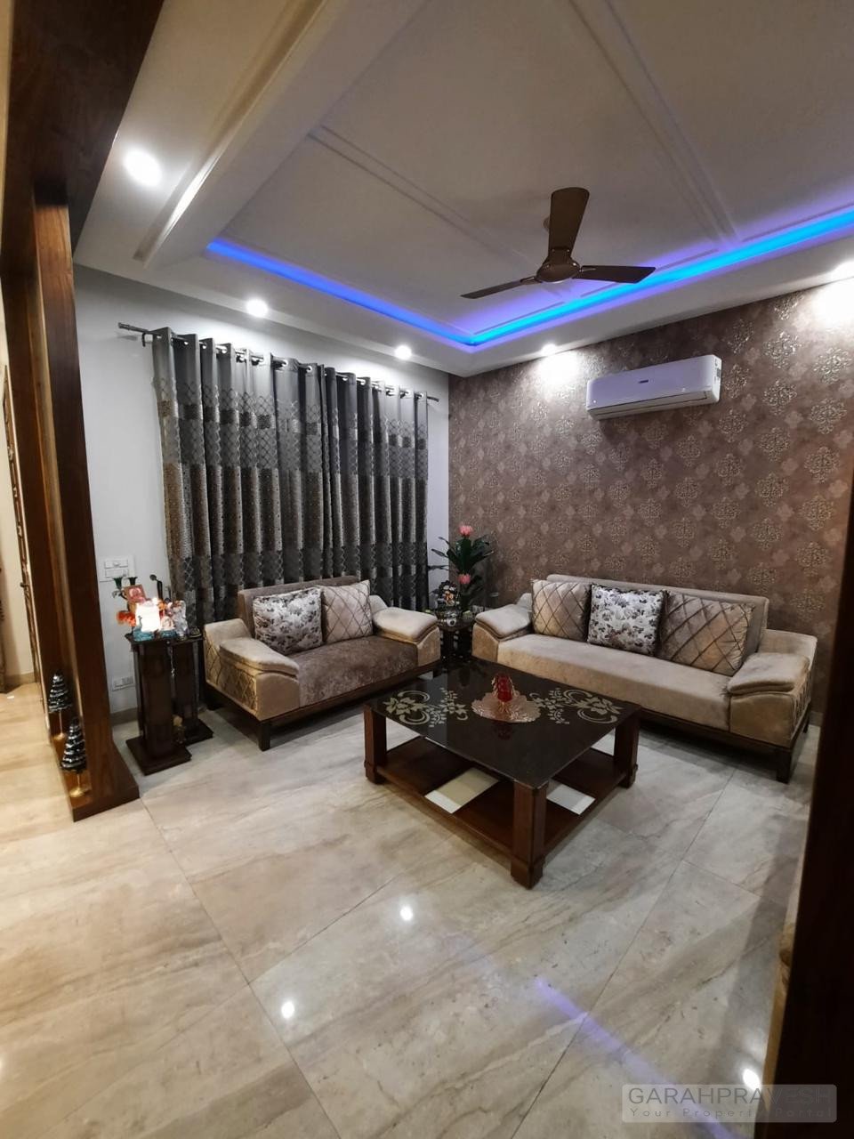 Luxury 10 Marla 5BHK Villa for Sale in Sector 79 Mohali – double storey independent house, park-facing, 6 car parking, modern facade with premium teak wood and Jaguar fittings.