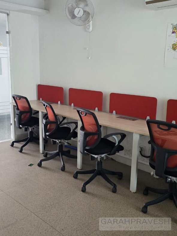 Premium fully furnished 530 sq ft office on Patiala Road, Zirakpur. Rent 20k/month, sale ₹45L. Call Garah Pravesh 7087949434 for best deals.