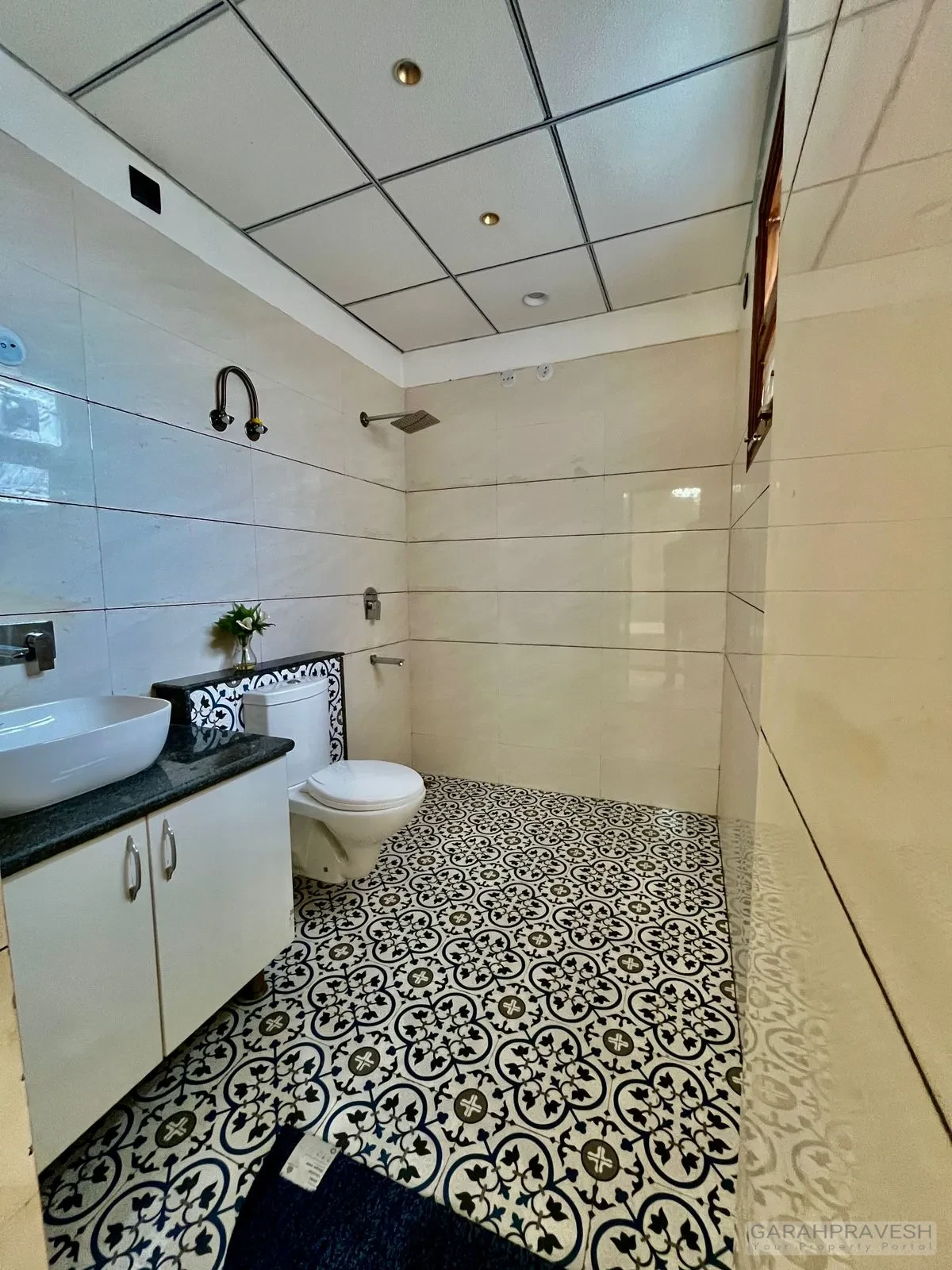 Ready-to-move 3BHK independent floor for sale at Emperor Parsvnath Greens Derabassi near Chandigarh, spacious 210 gaz semi-furnished home with modern amenities – Garah Pravesh 7087949434