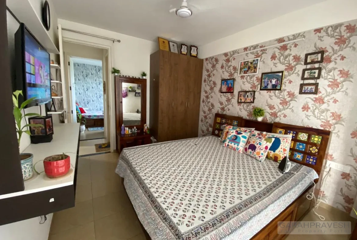 3BHK corner flat for sale in Sushma Joynest ZRK Zirakpur, first floor ready to move apartment with 3-side open layout, covered parking, gated society and modern amenities.