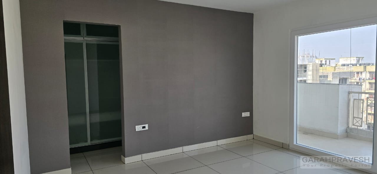 Luxury 4BHK Penthouse for Sale in Hermitage Centralis Zirakpur – 3400 sqft ready-to-move penthouse with modern amenities, park-facing views, and premium VIP Road location