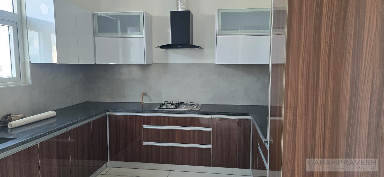 Luxury 4BHK Penthouse for Sale in Hermitage Centralis Zirakpur – 3400 sqft ready-to-move penthouse with modern amenities, park-facing views, and premium VIP Road location