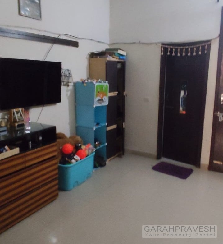 3BHK duplex villa for sale in Jarnail Enclave 2 Zirakpur, 113 gaz semi-furnished independent house with modular kitchen, spacious rooms, roof rights, and excellent connectivity.