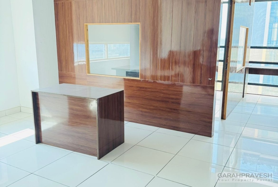 Premium furnished office space for sale in Tricity Trade Tower Zirakpur, 816 sq ft ready-to-move commercial office with workstations, parking and NH connectivity