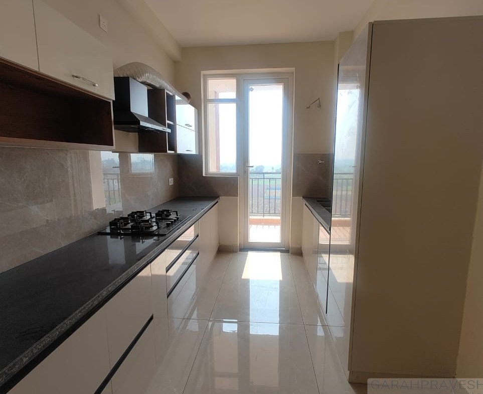 3 and 4 BHK luxury apartments for sale in Hi-Greens Dhakoli Zirakpur near PR7 Airport Road with forest view balconies, rooftop swimming pool and modern clubhouse amenities