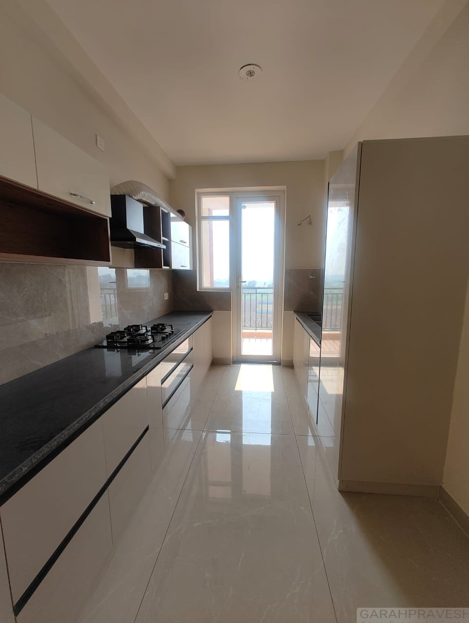 3 and 4 BHK luxury apartments for sale in Hi-Greens Dhakoli Zirakpur near PR7 Airport Road with forest view balconies, rooftop swimming pool and modern clubhouse amenities