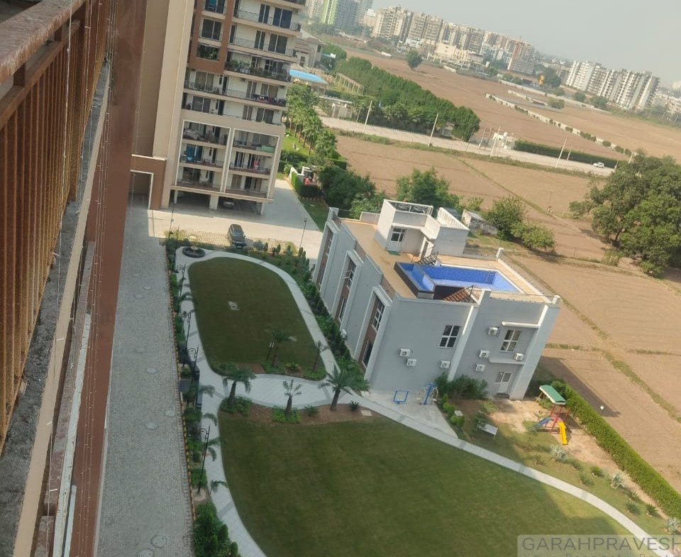 3 and 4 BHK luxury apartments for sale in Hi-Greens Dhakoli Zirakpur near PR7 Airport Road with forest view balconies, rooftop swimming pool and modern clubhouse amenities