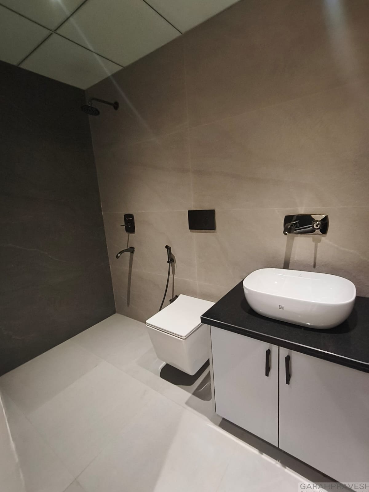 Hermitage Royale Zirakpur – Ultra-luxury fully furnished 3 BHK residences with world-class amenities and high investment potential.